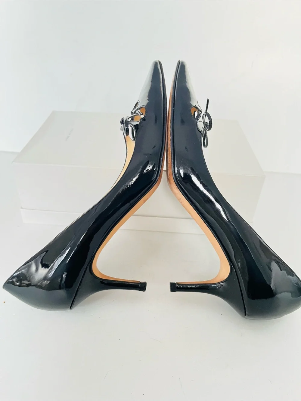 Jimmy Choo black patent leather heels with bow 38.5
